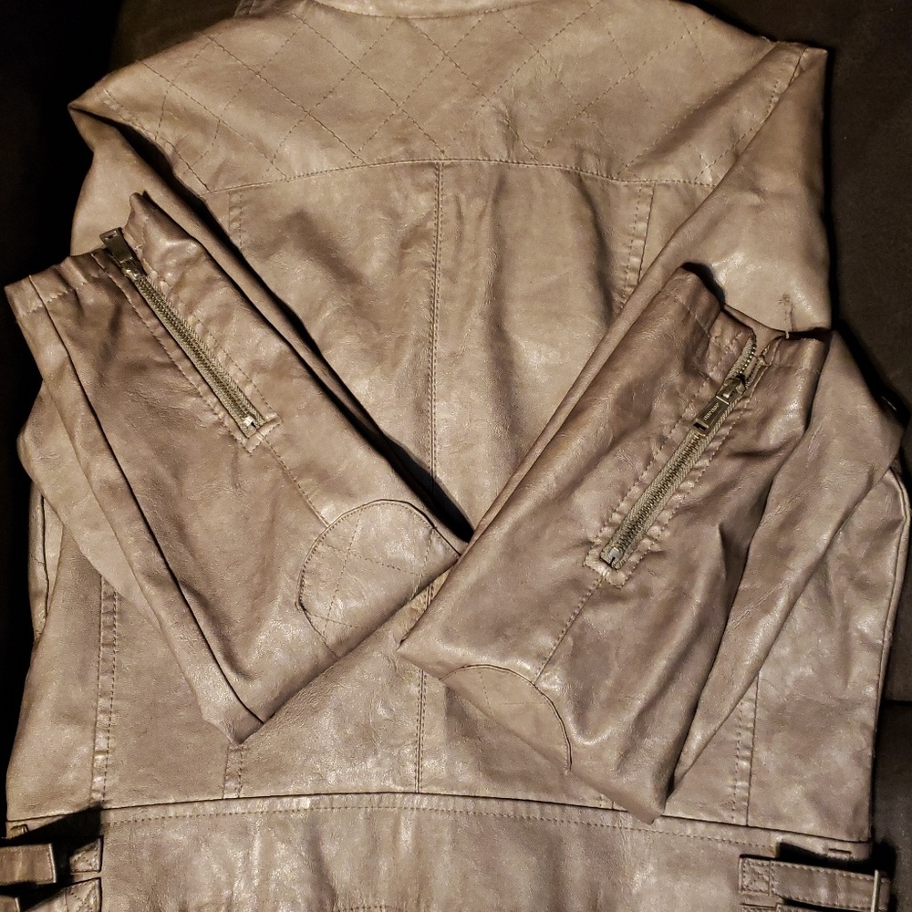 Jacket - Picture 4 of 4